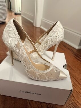 ALDO Ivory Lace Pointed Toe Stiletto Pumps 7.5
